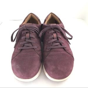 Clarks Women’s Leather Sneakers Size 7- Plum Purple Metallic Accent, Like New